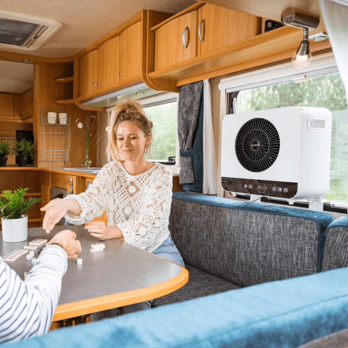 Aer conditionat 5200 BTU, pentru rulote si autorulote, EUROM AC5201, tip mini spilit - CampShop.ro