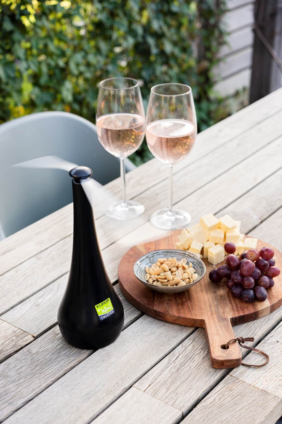 Dispozitiv electric anti-insecte EUROM Fly Away Twister - CampShop.ro