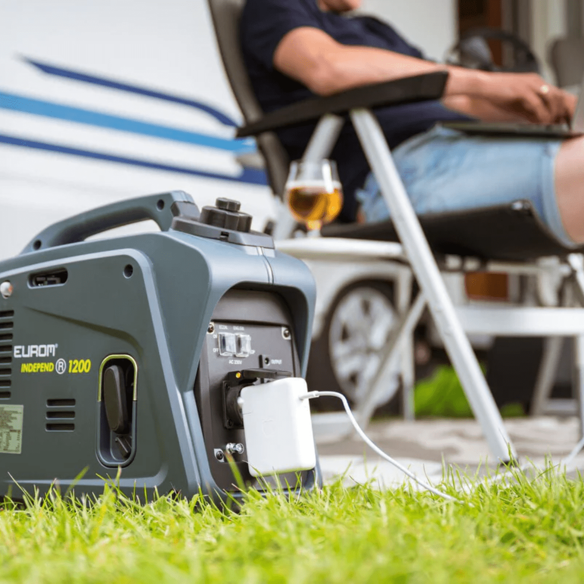Generator benzina Eurom Independ 1200 – 1100 VA, 230V, portabil - CampShop.ro