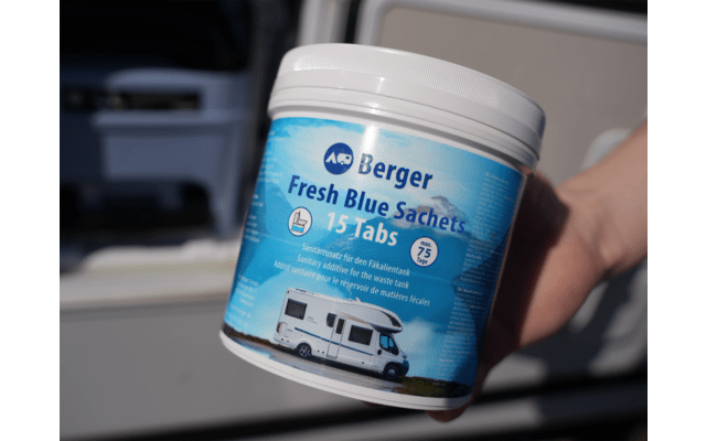 Pliculete pentru caseta de toaleta mobila sau rulota, Berger Fresh Blue Sachets (15 plicuri) - CampShop.ro