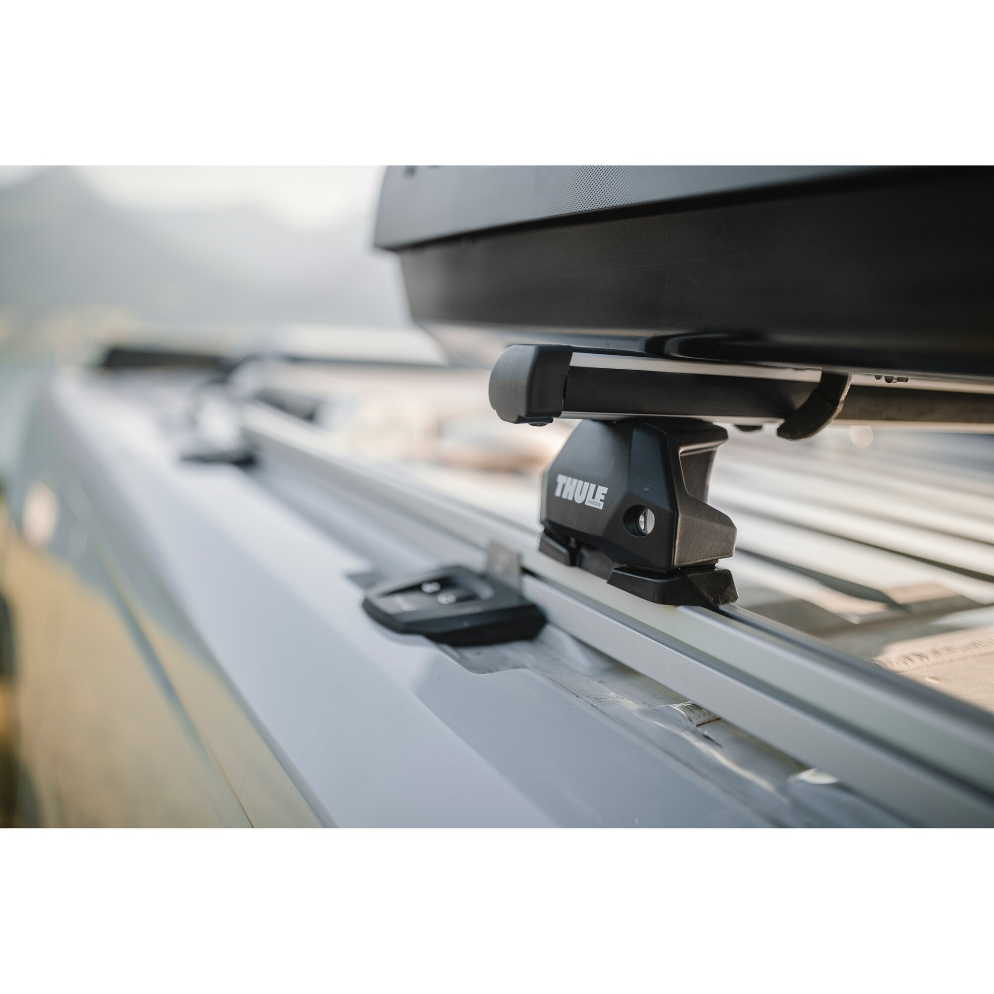 Set bari transversale Thule ProBar Fixpoint Evo pentru VW California, 2 buc. - CampShop.ro