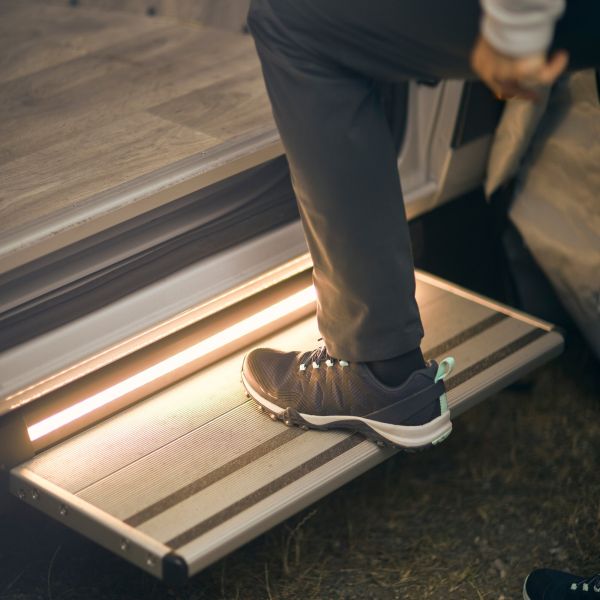 Treapta, scara, autorulota, electrica, Thule step G2 12 V Slide - Out Step 700 - CampShop.ro