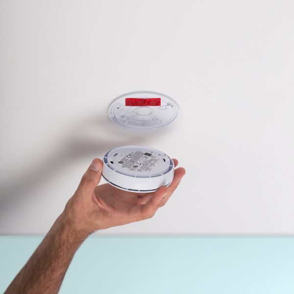 Alarma / senzor de fum, monoxid de carbon, pentru rulota sau casa SMARTWARESS RM218 - campshop.ro