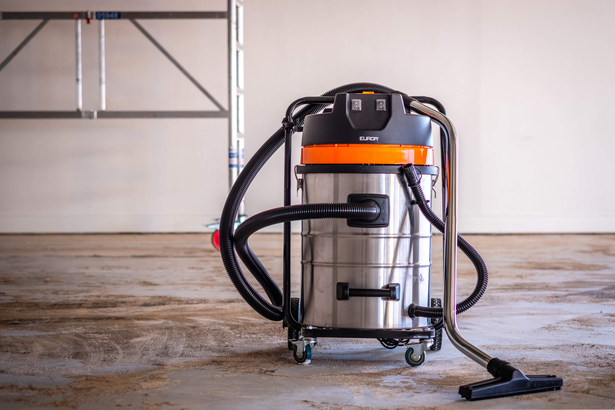 Aspirator umed/uscat EUROM FORCE 2070 - CampShop.ro