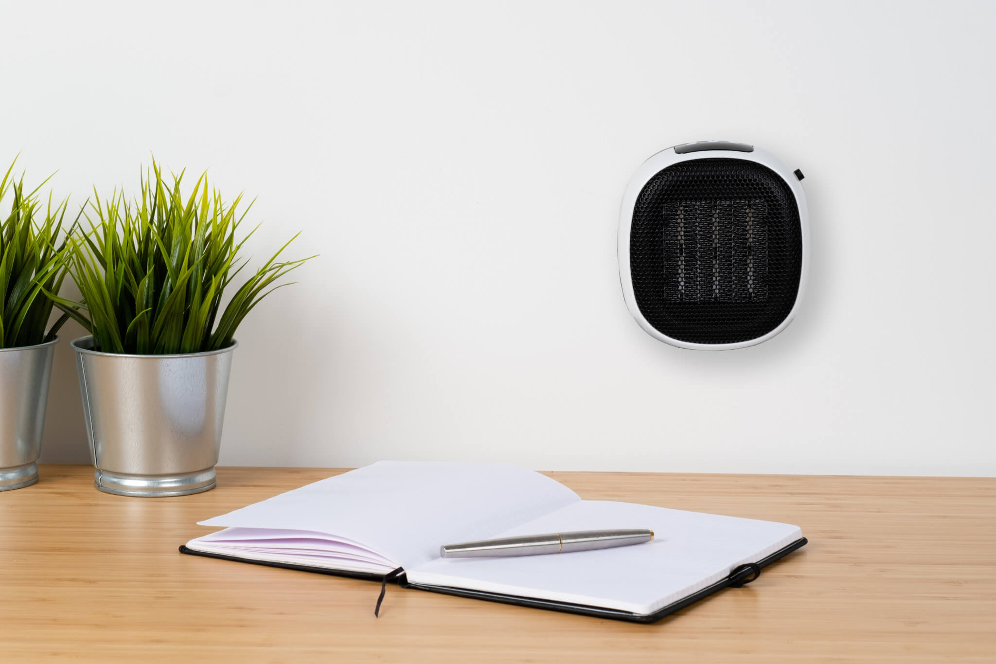 Incalzitor ceramic cu radiator EUROM HEAT PLUG-IN 700 - campshop.ro
