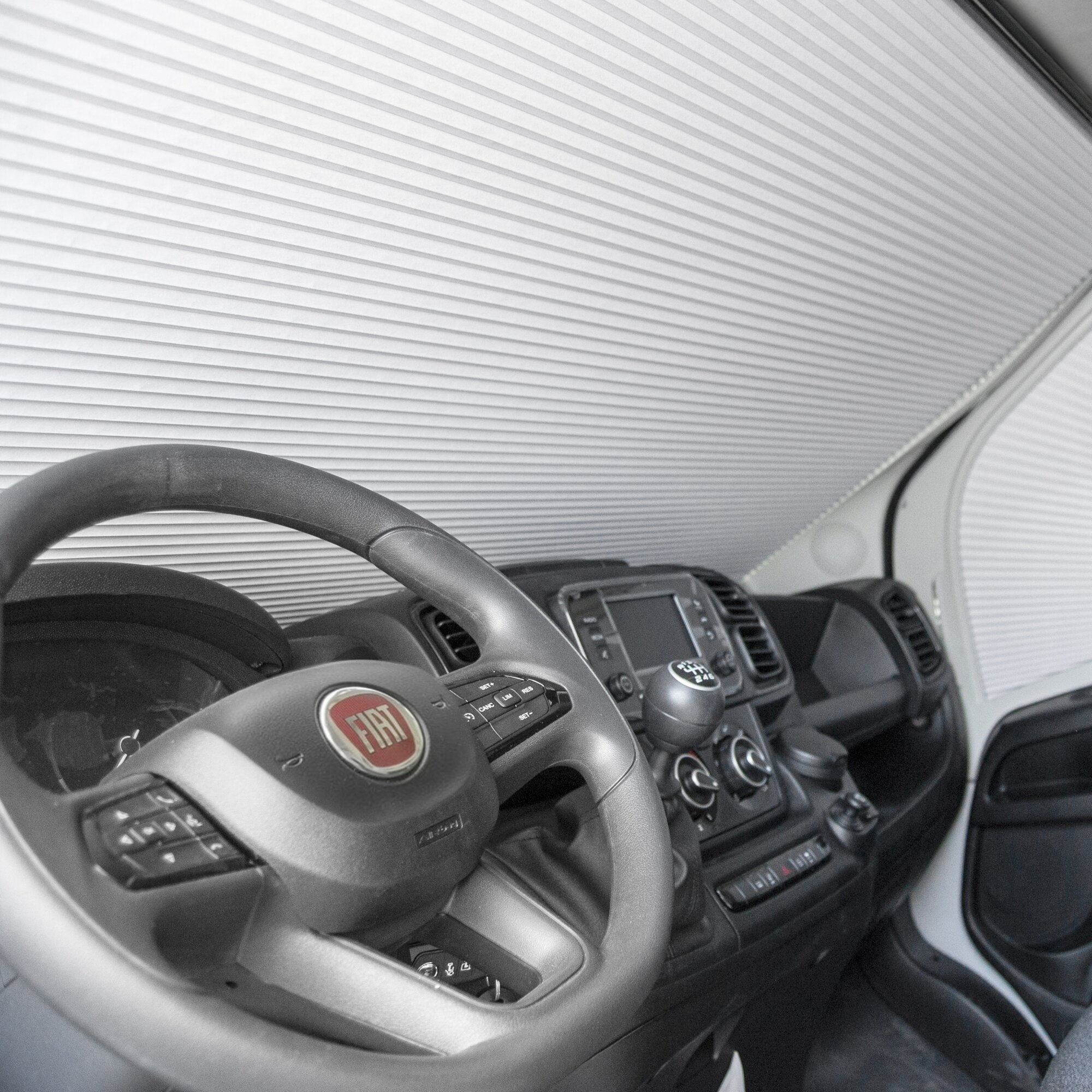 Jaluzele plisate pentru parbriz DarkStar - autorulote Fiat Ducato, Peugeot Boxer și Citroën Jumper începând cu 2006/07, PREM tec - CampShop.ro