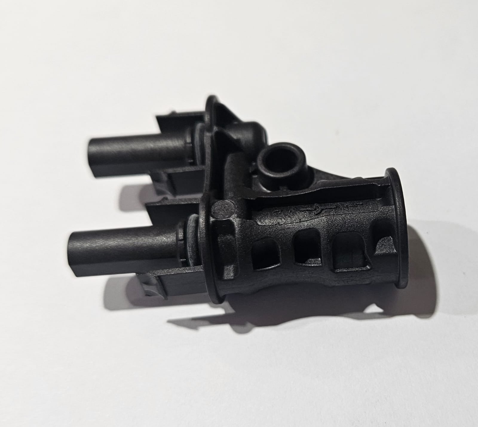 Conector solar fotovoltaic MC4 tip Y tata – pentru panouri solare, rulota, autorulota, camper van - CampShop.ro