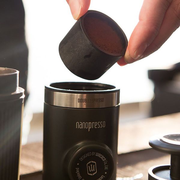 Espressor portabil Nanopresso, negru, WACACO - CampShop.ro