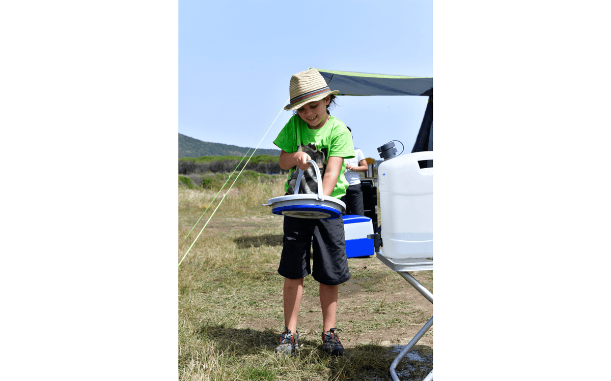 Găleată pliabilă Berger 10 litri, pliată doar 5 cm înălțime, albastră/gri - CampShop.ro