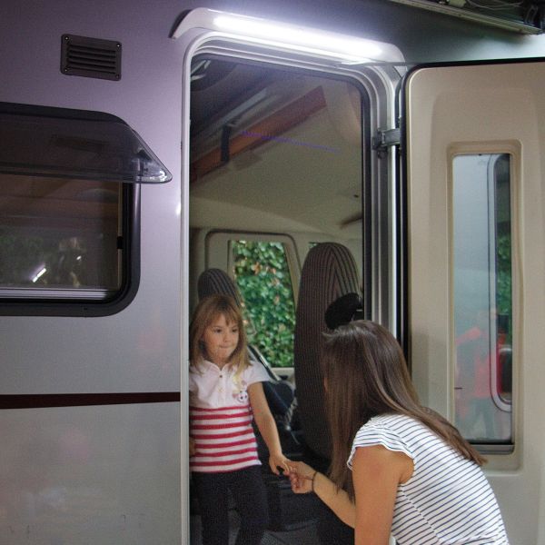 Lampa exterior rulota FIAMMA cu jgheab de ploaie - CampShop.ro