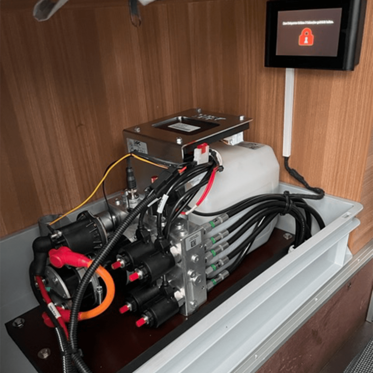 Sistem de calare hidraulic automat pentru autorulote și rulote - CampShop.ro