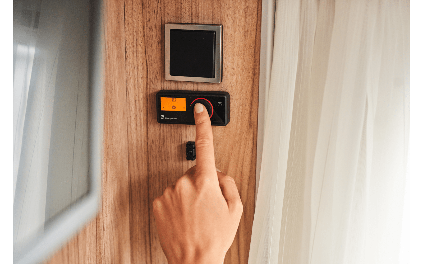 Sistem de încalzire a aerului Eberspächer Eberspächer AX3 Easy Start Pro - electric - CampShop.ro