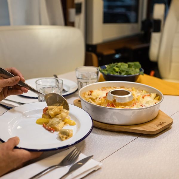 Suport din bambus pentru cuptorul Omnia - CampShop.ro