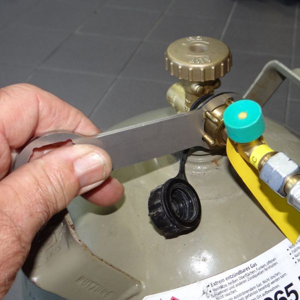 Unealtă tip cheie pentru butelie si regulatorul de gaz, Elefant - CampShop.ro
